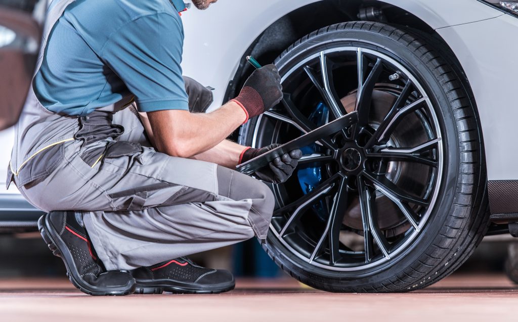 How to Change a Tire on a Car: Step-by-Step Guide